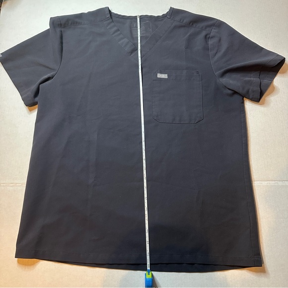 Figs Leon Charcoal Scrubs size Large - Picture 5 of 8